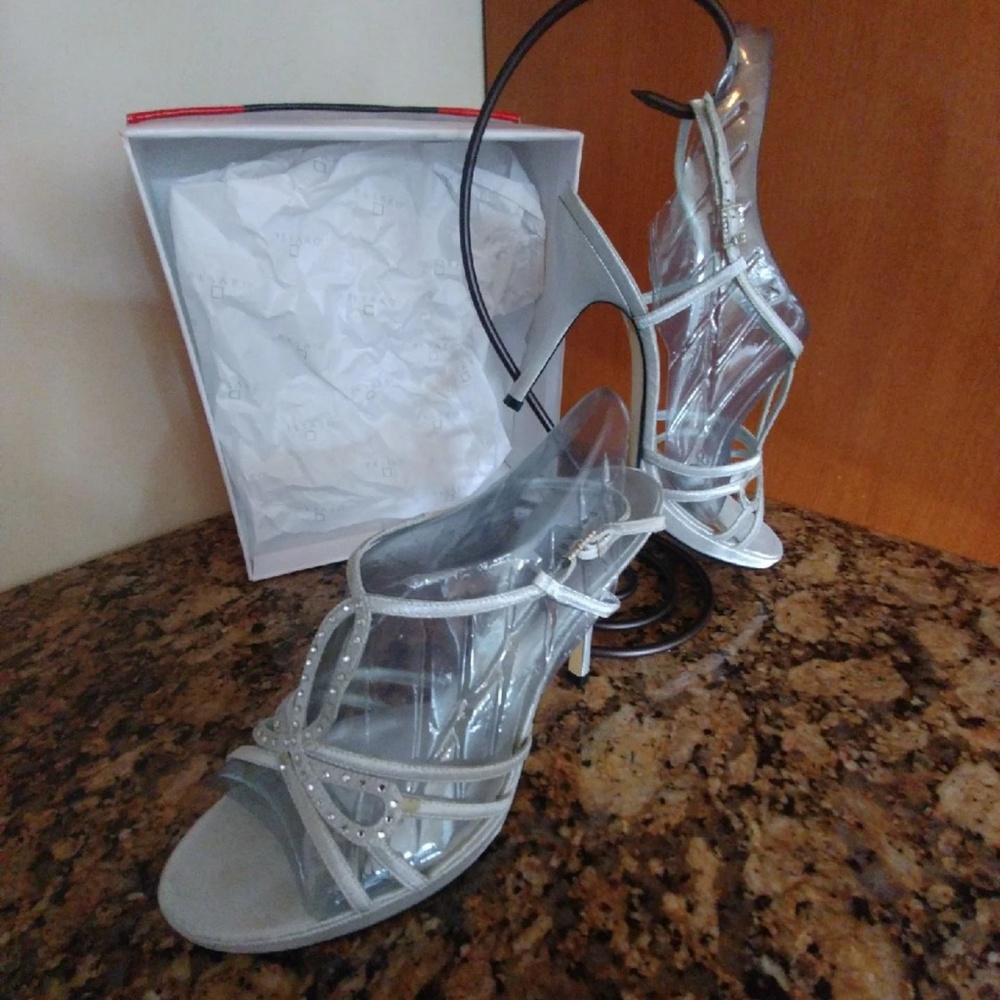NEW DRESSY LADIES SIZE 11 SILVER STRAPPED HEELS
